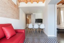 Apartamento en Barcelona - Family DELUXE amplio piso con terraza y piscina en Barcelona centro