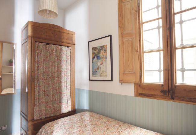 Apartamento en Barcelona - VILADOMAT, piso amplio, luminoso, tranquilo en Eixample, Barcelona centro. Apartamento en Barcelona - VILADOMAT, piso amplio, luminoso, tranquilo en Eixample, Barcelona centro.