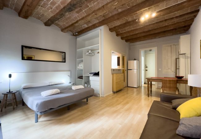 Apartamento en Barcelona - Estudio bonito, confortable, tranquilo y luminoso en alquiler en Gracia, Barcelona centro Apartamento en Barcelona - Estudio bonito, confortable, tranquilo y luminoso en alquiler en Gracia, Barcelona centro
