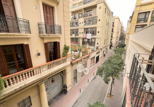 Apartamento en Barcelona - Estudio bonito, confortable, tranquilo y luminoso en alquiler en Gracia, Barcelona centro Apartamento en Barcelona - Estudio bonito, confortable, tranquilo y luminoso en alquiler en Gracia, Barcelona centro