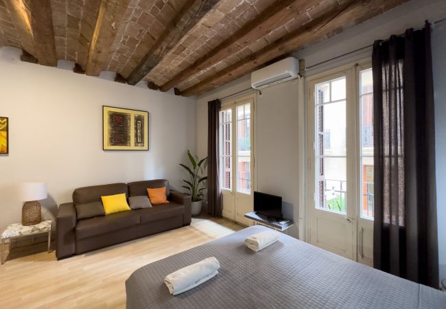 Apartamento en Barcelona - Estudio bonito, confortable, tranquilo y luminoso en alquiler en Gracia, Barcelona centro Apartamento en Barcelona - Estudio bonito, confortable, tranquilo y luminoso en alquiler en Gracia, Barcelona centro