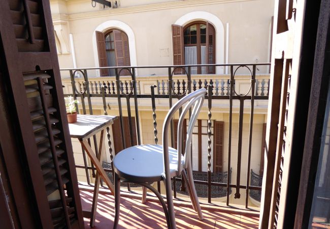 Apartamento en Barcelona - Piso con encanto, restaurado y equipado, muy bonito y luminoso en Barcelona centro, Gracia Apartamento en Barcelona - Piso con encanto, restaurado y equipado, muy bonito y luminoso en Barcelona centro, Gracia