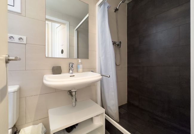 Apartamento en Barcelona - Piso con encanto, restaurado y equipado, muy bonito y luminoso en Barcelona centro, Gracia Apartamento en Barcelona - Piso con encanto, restaurado y equipado, muy bonito y luminoso en Barcelona centro, Gracia