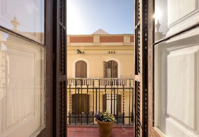 Apartamento en Barcelona - Piso con encanto, restaurado y equipado, muy bonito y luminoso en Barcelona centro, Gracia Apartamento en Barcelona - Piso con encanto, restaurado y equipado, muy bonito y luminoso en Barcelona centro, Gracia