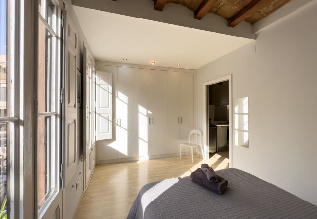 Apartamento en Barcelona - Piso con encanto, restaurado y equipado, muy bonito y luminoso en Barcelona centro, Gracia Apartamento en Barcelona - Piso con encanto, restaurado y equipado, muy bonito y luminoso en Barcelona centro, Gracia