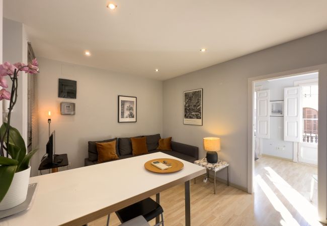 Apartamento en Barcelona - Piso con encanto, restaurado y equipado, muy bonito y luminoso en Barcelona centro, Gracia Apartamento en Barcelona - Piso con encanto, restaurado y equipado, muy bonito y luminoso en Barcelona centro, Gracia