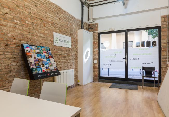 Apartamento en Barcelona - Apartamento bonito con balcón en alquiler por días en Barcelona centro, Gracia Apartamento en Barcelona - Apartamento bonito con balcón en alquiler por días en Barcelona centro, Gracia