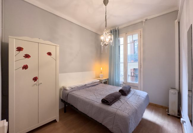 Apartamento en Barcelona - Apartamento bonito con balcón en alquiler por días en Barcelona centro, Gracia Apartamento en Barcelona - Apartamento bonito con balcón en alquiler por días en Barcelona centro, Gracia