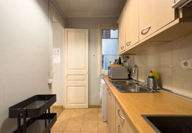 Apartamento en Barcelona - Apartamento bonito con balcón en alquiler por días en Barcelona centro, Gracia Apartamento en Barcelona - Apartamento bonito con balcón en alquiler por días en Barcelona centro, Gracia