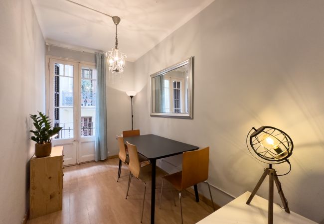 Apartamento en Barcelona - Apartamento bonito con balcón en alquiler por días en Barcelona centro, Gracia Apartamento en Barcelona - Apartamento bonito con balcón en alquiler por días en Barcelona centro, Gracia