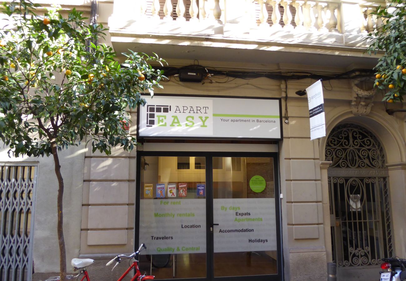 Apartamento en Barcelona - Apartamento bonito con balcón en alquiler por días en Barcelona centro, Gracia Apartamento en Barcelona - Apartamento bonito con balcón en alquiler por días en Barcelona centro, Gracia