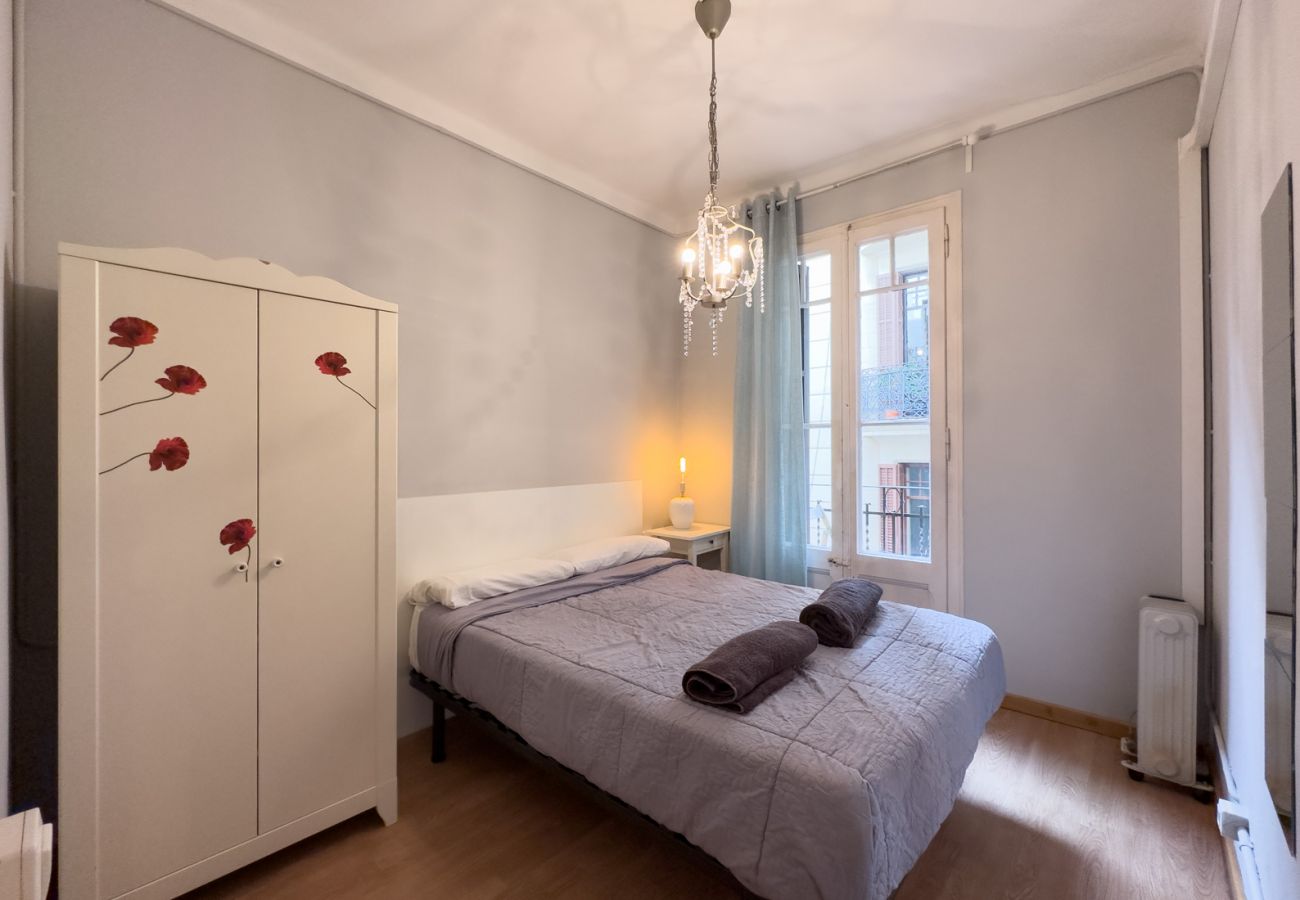 Apartamento en Barcelona - Apartamento bonito con balcón en alquiler por días en Barcelona centro, Gracia Apartamento en Barcelona - Apartamento bonito con balcón en alquiler por días en Barcelona centro, Gracia