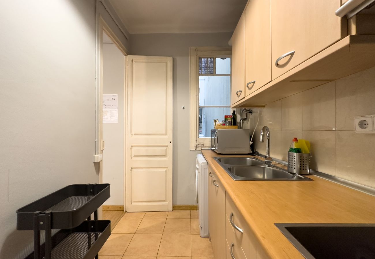 Apartamento en Barcelona - Apartamento bonito con balcón en alquiler por días en Barcelona centro, Gracia Apartamento en Barcelona - Apartamento bonito con balcón en alquiler por días en Barcelona centro, Gracia