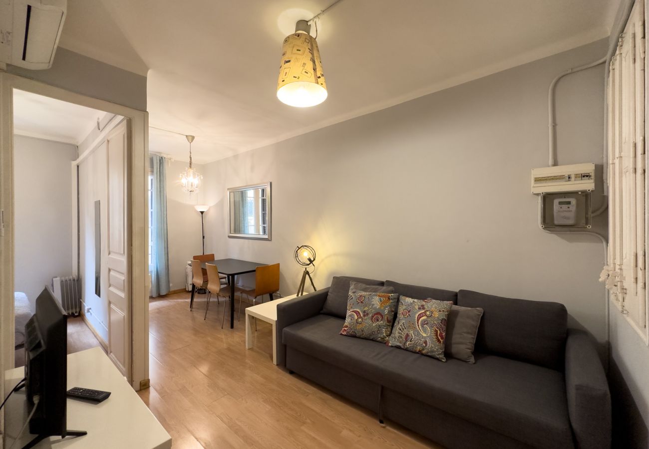 Apartamento en Barcelona - Apartamento bonito con balcón en alquiler por días en Barcelona centro, Gracia Apartamento en Barcelona - Apartamento bonito con balcón en alquiler por días en Barcelona centro, Gracia