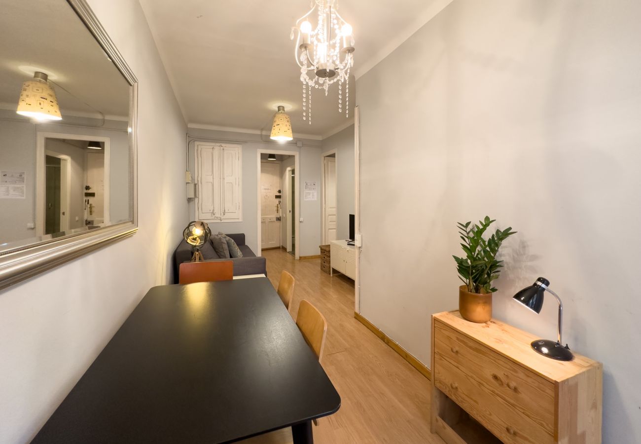 Apartamento en Barcelona - Apartamento bonito con balcón en alquiler por días en Barcelona centro, Gracia Apartamento en Barcelona - Apartamento bonito con balcón en alquiler por días en Barcelona centro, Gracia