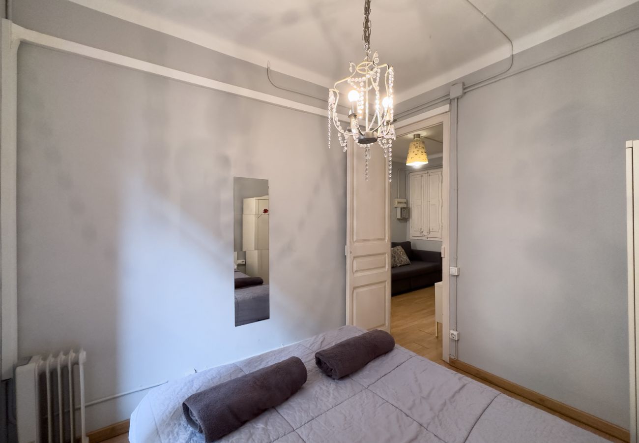 Apartamento en Barcelona - Apartamento bonito con balcón en alquiler por días en Barcelona centro, Gracia Apartamento en Barcelona - Apartamento bonito con balcón en alquiler por días en Barcelona centro, Gracia