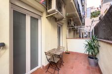 Apartamento en Barcelona - Piso con patio terraza privada en alquiler en Barcelona centro, Gracia