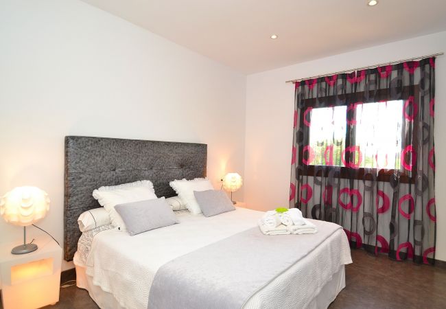 Villa en Sa Pobla - Son Manyo 261 magnífica villa con piscina privada, gran zona exterior, zona infantil y aire acondicionado Villa en Sa Pobla - Son Manyo 261 magnífica villa con piscina privada, gran zona exterior, zona infantil y aire acondicionado