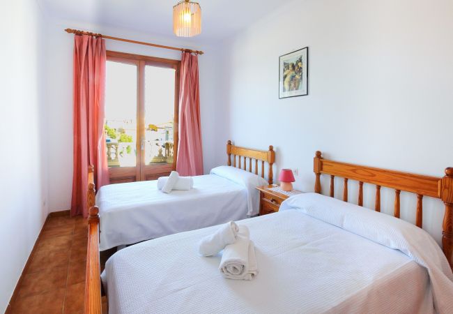 Foto de uno de los baños de la casa para alquilar en son serra  Foto de uno de los baños de la casa para alquilar en son serra