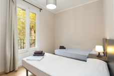 Apartamento en Barcelona - Family CIUTADELLA PARK, amplio y cómodo piso turístico con terraza en Barcelona centro