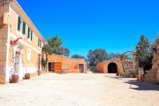 Espaciosa, finca, tradicional, jardín, encanto