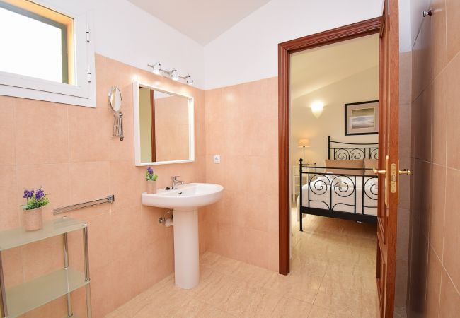 Casa adosada en Sa Pobla - Robes Sa Pobla 170 fantástica casa con piscina, aire acondicionado, terraza y WiFi Casa adosada en Sa Pobla - Robes Sa Pobla 170 fantástica casa con piscina, aire acondicionado, terraza y WiFi