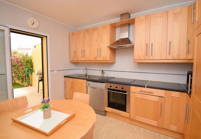 Casa adosada en Sa Pobla - Robes Sa Pobla 170 fantástica casa con piscina, aire acondicionado, terraza y WiFi Casa adosada en Sa Pobla - Robes Sa Pobla 170 fantástica casa con piscina, aire acondicionado, terraza y WiFi