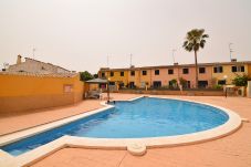 Casa adosada en Sa Pobla - Robes Sa Pobla 170 fantástica casa con piscina, aire acondicionado, terraza y WiFi