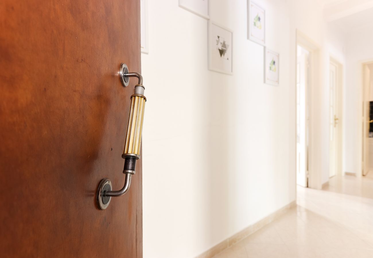 Principe Real Balcony by Homing Principe Real Balcony by Homing