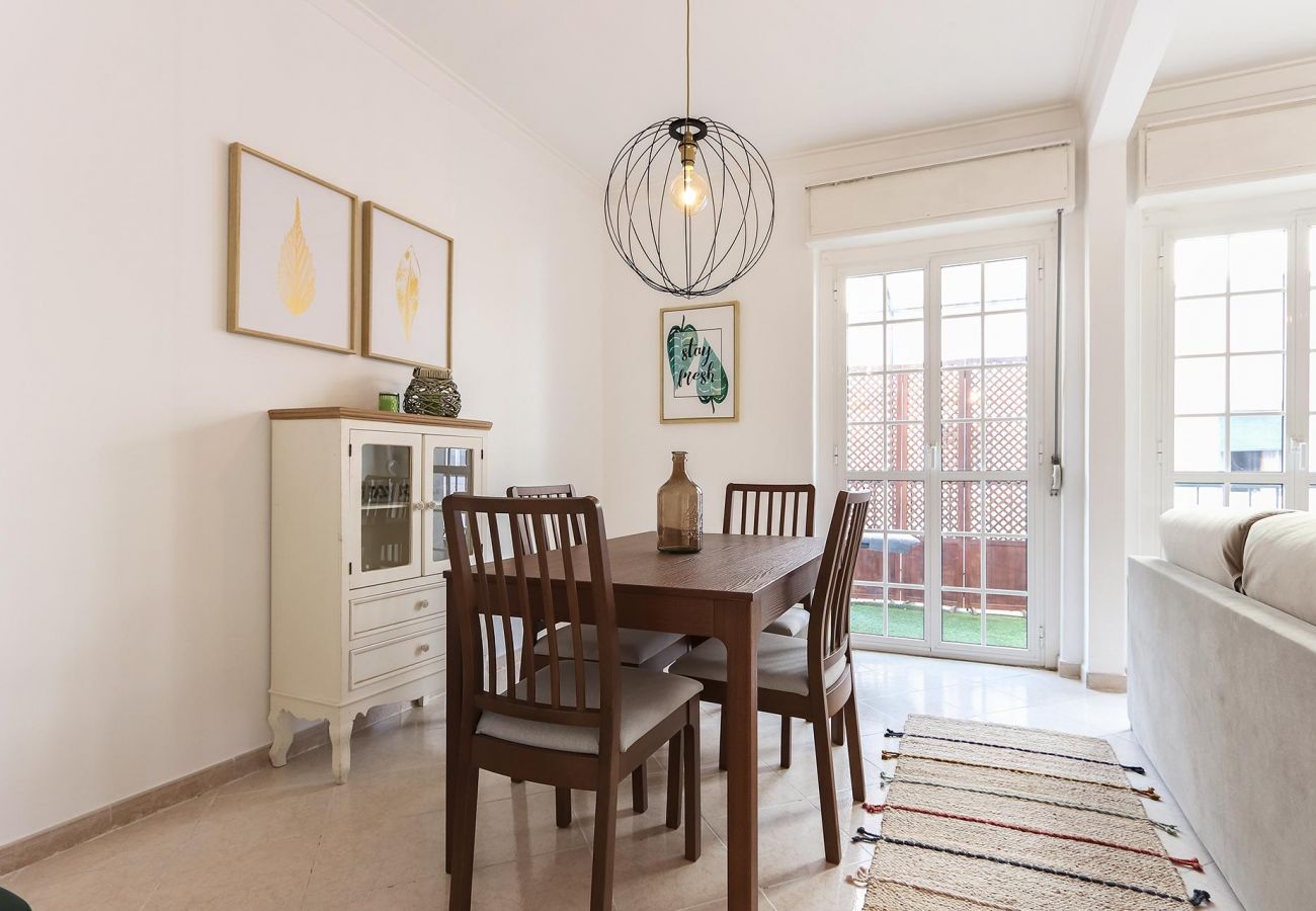 Principe Real Balcony by Homing Principe Real Balcony by Homing