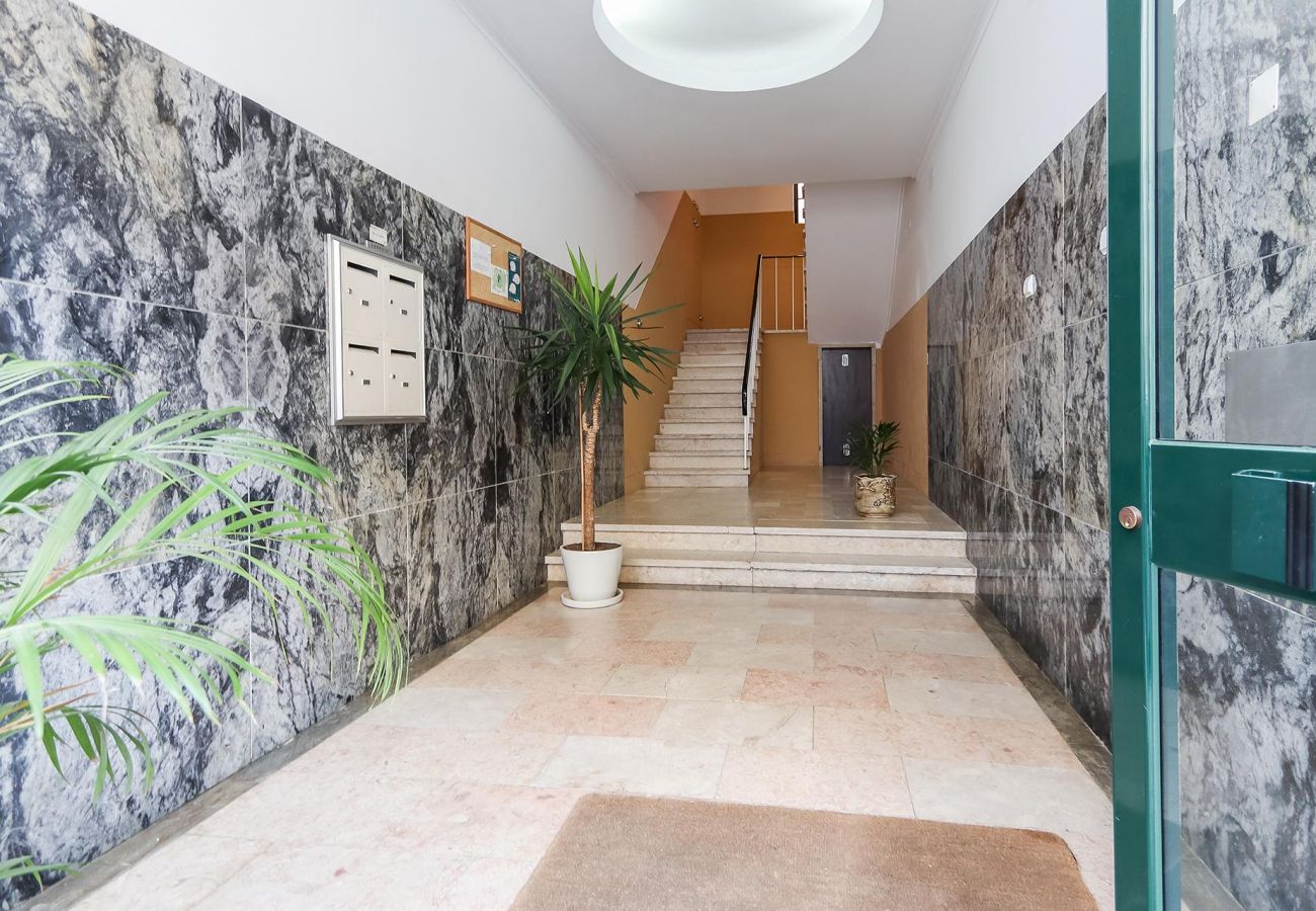 Principe Real Balcony by Homing Principe Real Balcony by Homing