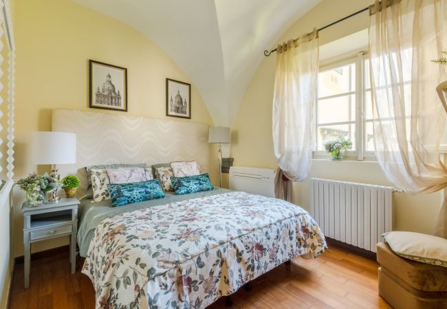 Apartamento en Lucca -  ¡El verdadero lujo es intangible! ¡Apartamento encantador de gama alta tranquilo ideal para relajarse! Apartamento en Lucca -  ¡El verdadero lujo es intangible! ¡Apartamento encantador de gama alta tranquilo ideal para relajarse!