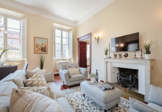 Apartamento en Lucca - SANTA CROCE Apartment, Central and Convenient Apartamento en Lucca - SANTA CROCE Apartment, Central and Convenient