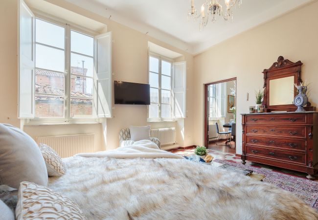 Apartamento en Lucca - SANTA CROCE Apartment, Central and Convenient Apartamento en Lucca - SANTA CROCE Apartment, Central and Convenient