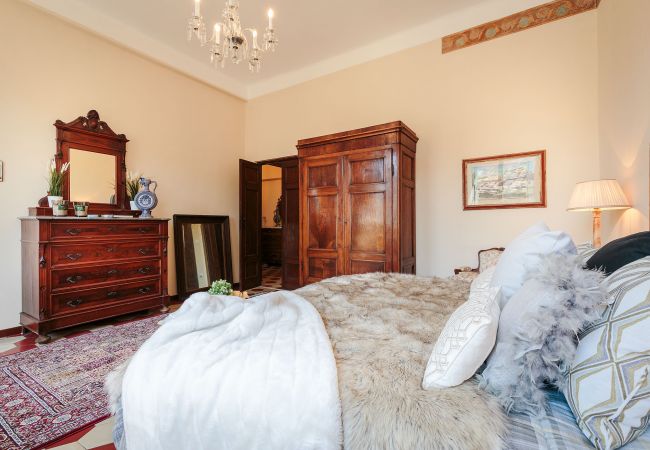 Apartamento en Lucca - SANTA CROCE Apartment, Central and Convenient Apartamento en Lucca - SANTA CROCE Apartment, Central and Convenient