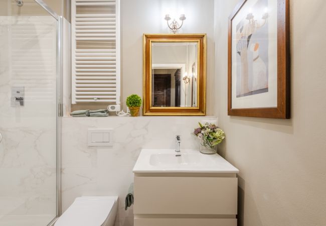 Apartamento en Lucca - SANTA CROCE Apartment, Central and Convenient Apartamento en Lucca - SANTA CROCE Apartment, Central and Convenient