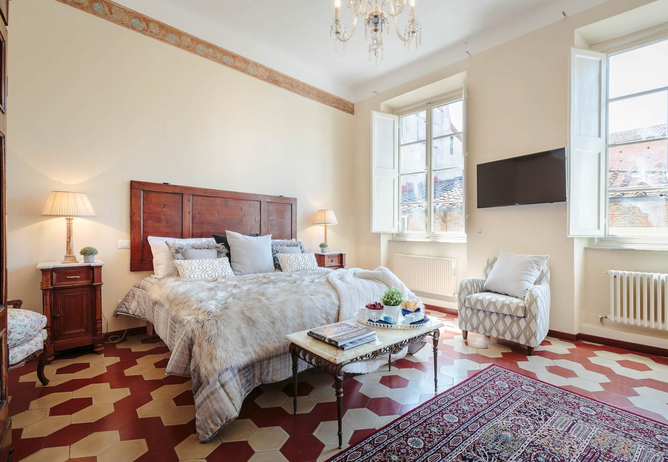 Apartamento en Lucca - SANTA CROCE Apartment, Central and Convenient Apartamento en Lucca - SANTA CROCE Apartment, Central and Convenient