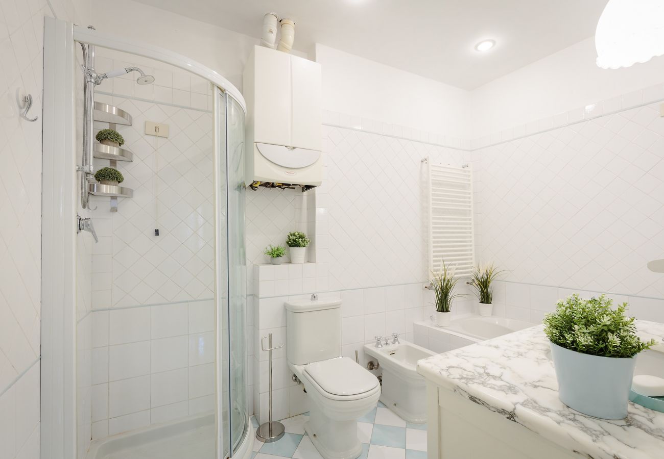 Apartamento en Lucca - SANTA CROCE Apartment, Central and Convenient Apartamento en Lucca - SANTA CROCE Apartment, Central and Convenient