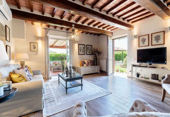 Villa en Capannori - VILLA PEMOLA a Luxury Farmhouse with Garden and bikes in Lucca Town Villa en Capannori - VILLA PEMOLA a Luxury Farmhouse with Garden and bikes in Lucca Town