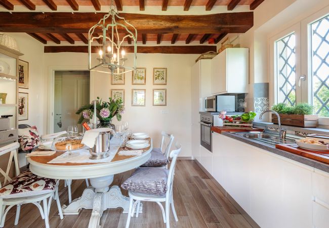 Villa en Capannori - VILLA PEMOLA a Luxury Farmhouse with Garden and bikes in Lucca Town Villa en Capannori - VILLA PEMOLA a Luxury Farmhouse with Garden and bikes in Lucca Town