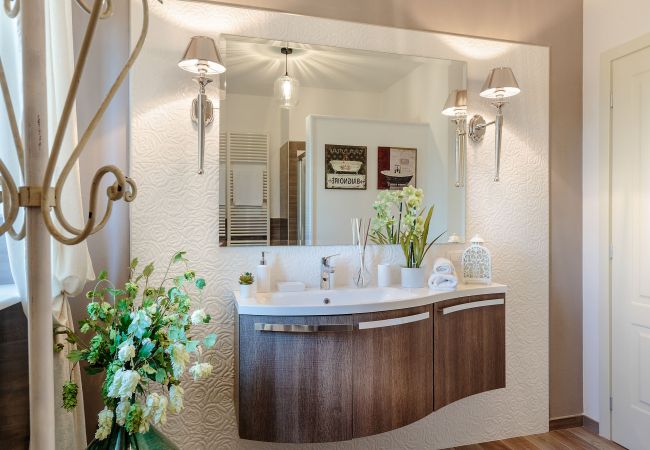 Villa en Capannori - VILLA PEMOLA a Luxury Farmhouse with Garden and bikes in Lucca Town Villa en Capannori - VILLA PEMOLA a Luxury Farmhouse with Garden and bikes in Lucca Town