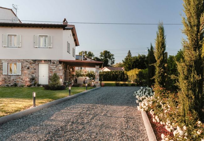 Villa en Capannori - VILLA PEMOLA a Luxury Farmhouse with Garden and bikes in Lucca Town Villa en Capannori - VILLA PEMOLA a Luxury Farmhouse with Garden and bikes in Lucca Town