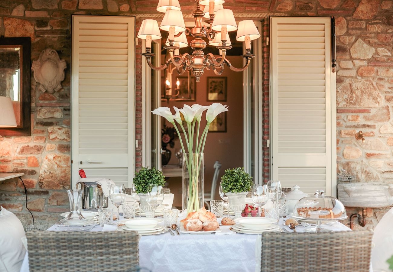 Villa en Capannori - VILLA PEMOLA a Luxury Farmhouse with Garden and bikes in Lucca Town Villa en Capannori - VILLA PEMOLA a Luxury Farmhouse with Garden and bikes in Lucca Town
