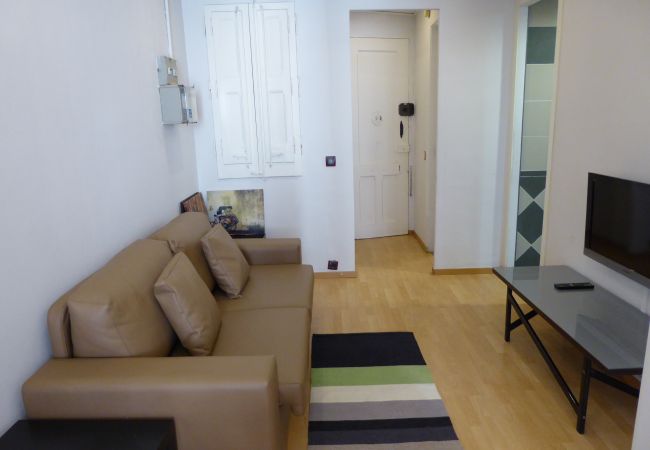 Apartamento en Barcelona - Bonito piso en alquiler por días en Gracia, Barcelona centro. Luminoso, tranquilo y bien situado. Apartamento en Barcelona - Bonito piso en alquiler por días en Gracia, Barcelona centro. Luminoso, tranquilo y bien situado.