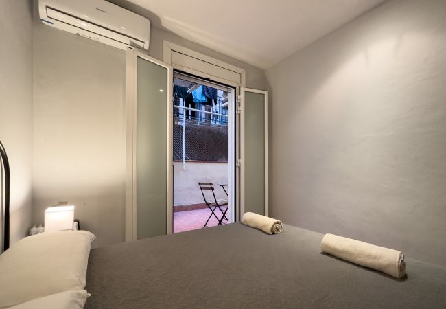 Apartamento en Barcelona - Piso bonito, restaurado en alquiler con patio terraza en Gracia, Barcelona centro Apartamento en Barcelona - Piso bonito, restaurado en alquiler con patio terraza en Gracia, Barcelona centro