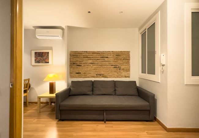 Apartamento en Barcelona - Piso bonito, restaurado en alquiler con patio terraza en Gracia, Barcelona centro Apartamento en Barcelona - Piso bonito, restaurado en alquiler con patio terraza en Gracia, Barcelona centro