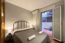 Apartamento en Barcelona - Piso bonito, restaurado en alquiler con patio terraza en Gracia, Barcelona centro