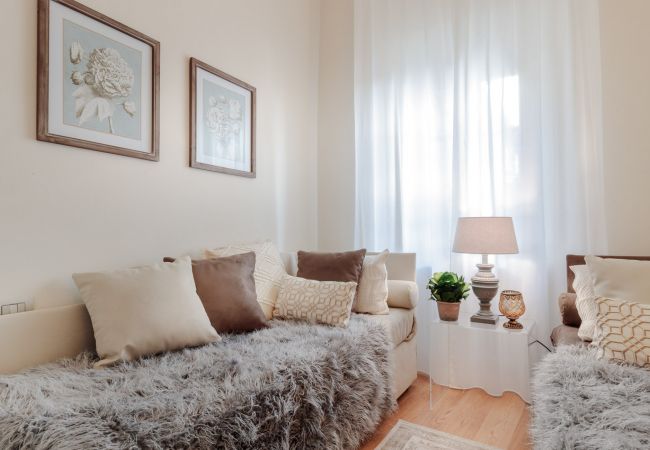 Apartamento en Lucca - The Most Central Terrace inside the Walls of Lucca Apartamento en Lucca - The Most Central Terrace inside the Walls of Lucca