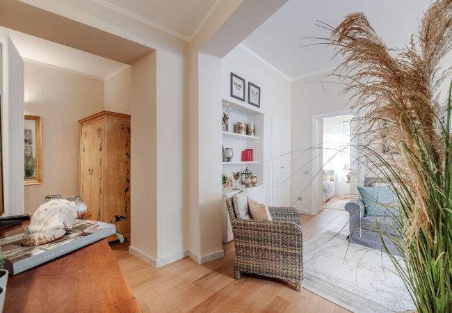 Apartamento en Lucca - The Most Central Terrace inside the Walls of Lucca Apartamento en Lucca - The Most Central Terrace inside the Walls of Lucca