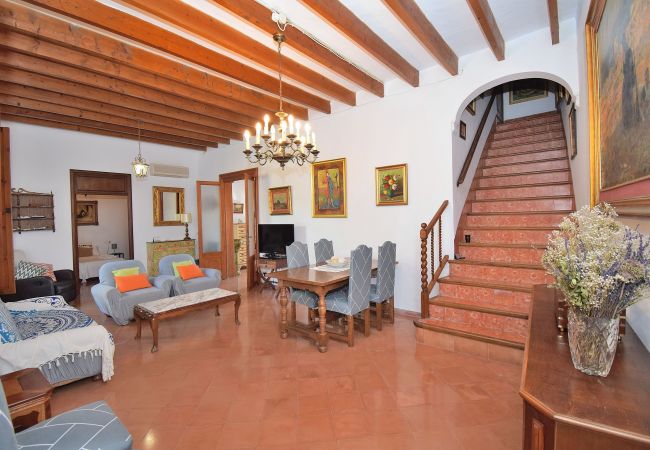 Casa en Sineu - Ca S'Escolà 175 tradicional casa mallorquina con jardín, gran barbacoa y WiFi Casa en Sineu - Ca S'Escolà 175 tradicional casa mallorquina con jardín, gran barbacoa y WiFi